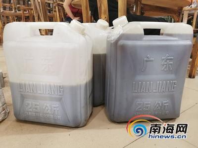 食品安全隱患曝光 ?？谝S食園使用三無散裝食用油，來源不明引發公眾擔憂